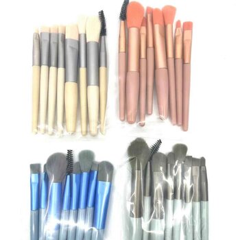 หลุยส์ Makeup Brush 8pcs set (Random Color)